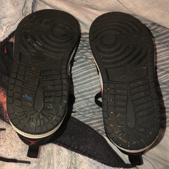 AIR JORDAN NIKE RED SWOOSH,JORDAN, WITHWHITE BLACK - Picture 4 of 6